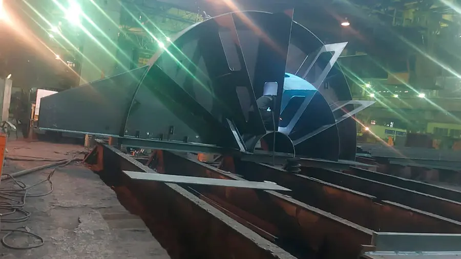 Боковой вагоноопрокидыватель, массой 20 тонн - вид сзади Боковой вагоноопрокидыватель, массой 20 тонн - вид сзади