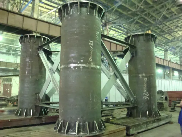 Сталебетонные секции тел металлических опор - основной вид Сталебетонные секции тел металлических опор - основной вид