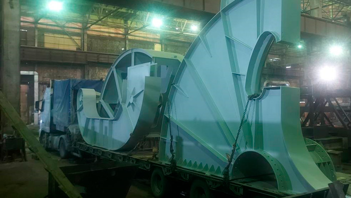 Боковой вагоноопрокидыватель, массой 20 тонн - вид сбоку